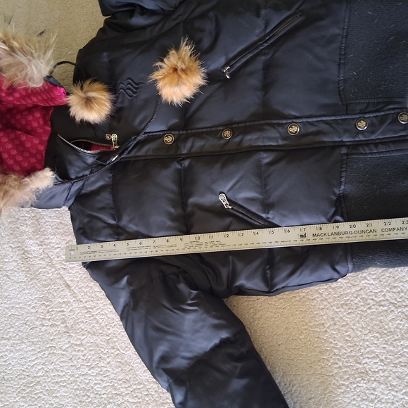 Vintage Rocawear Down Black Puffer Jacket with Faux Fur Trim - Picture 7 of 13